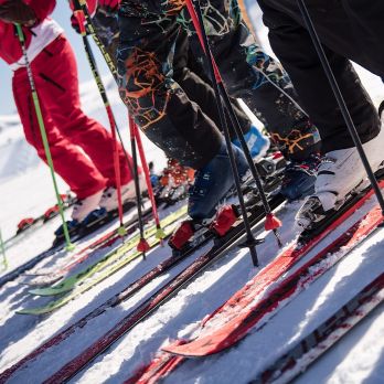 Ski group lessons