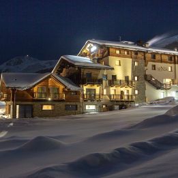 Mont Chalet Nevada Hotel