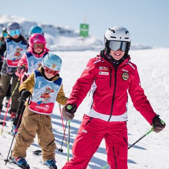 Children ski group lessons at Mottolino Ski Area